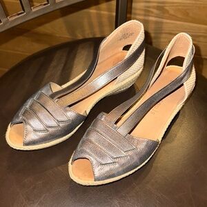 Gentle Souls by Kenneth Cole Metallic Peep-Toe Espadrilles 7